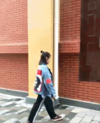 几十元的扭扭车,硬是被你开出了几百万豪车的感觉