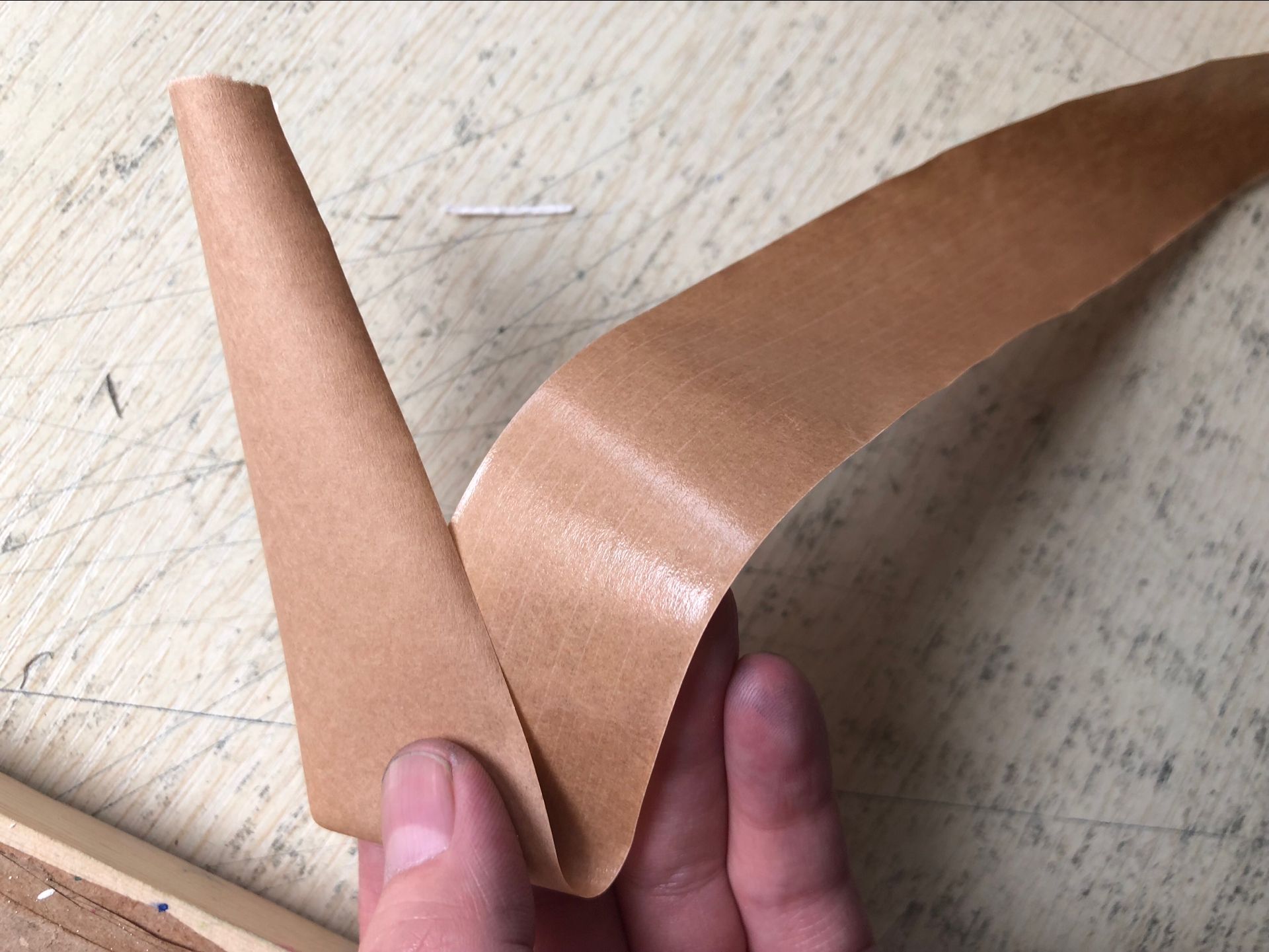 水彩画完了怎么把纸弄平整,水彩画如何保持不掉色