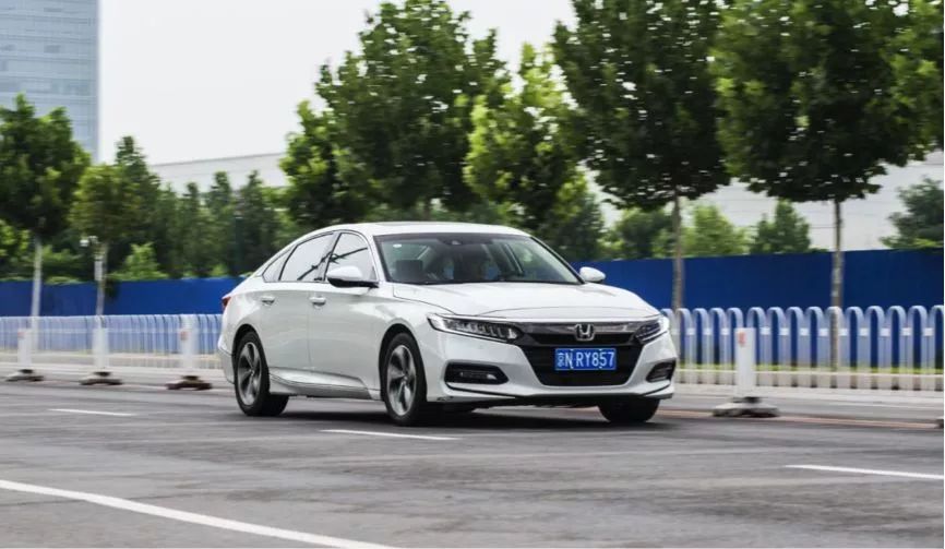 九代半的雅阁好还是十代雅阁好,雅阁十代评价