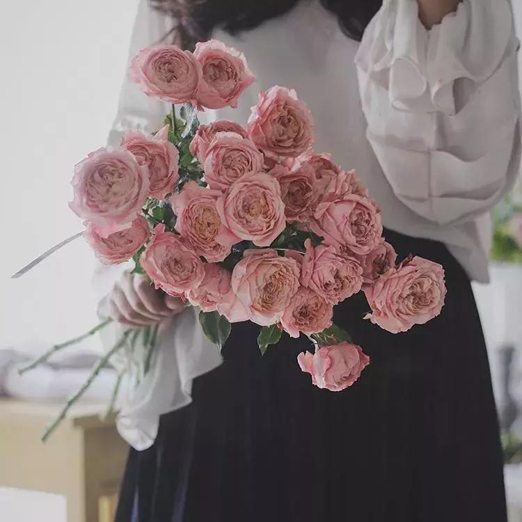 七夕玫瑰的数量和颜色有讲究,七夕情人节送玫瑰支数含义