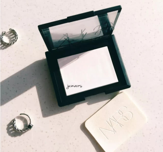 粉饼散粉蜜粉是不是有一款就够了,散粉蜜粉和粉饼区别