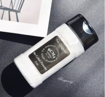 散粉或者粉饼无粉感,蜜粉散粉粉饼区别在哪