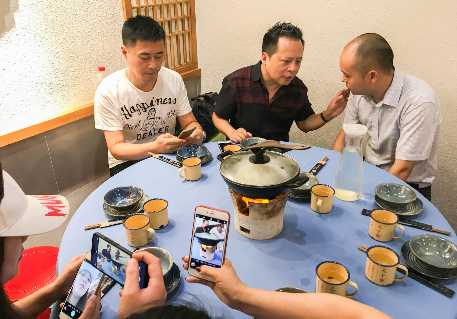 鎴愰兘80鍚庡皬浼欏紑闈㈤,鎴愰兘80鍚庡皬浼欑殑鐖嗙孩涔嬭矾