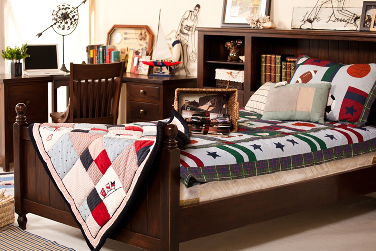 儿童床要选实木还是真皮的,儿童床选的不是品牌可靠吗