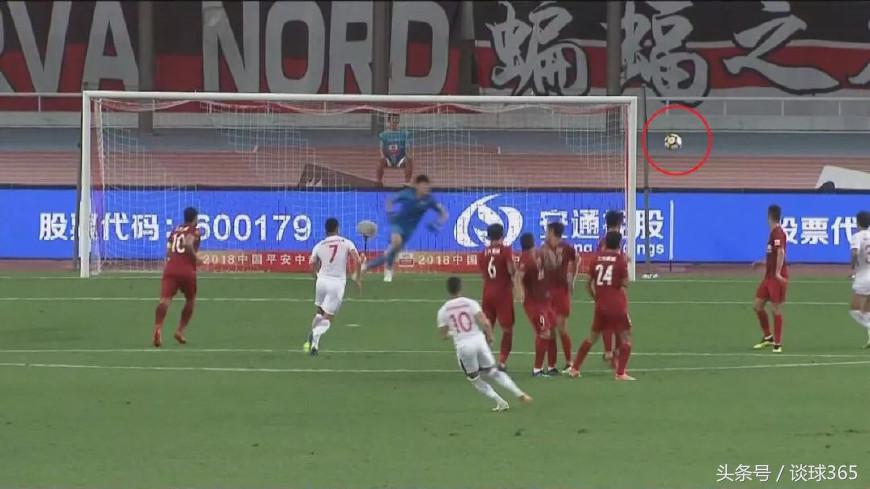 帕托24秒突破巴萨球,帕托任意球死角视频