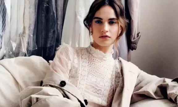 女孩穿上水晶鞋可以操控整个世界,穿上水晶鞋变成美女