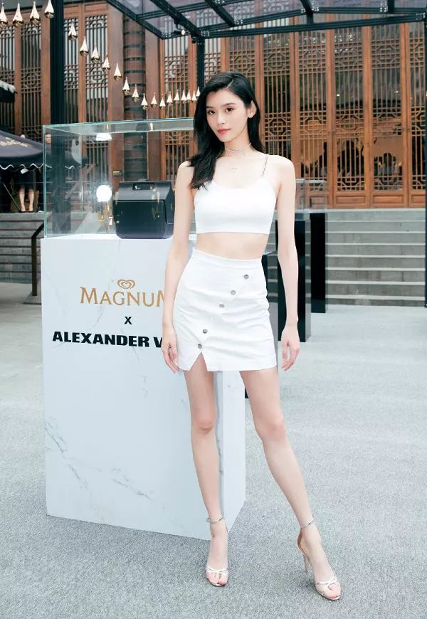 时髦办｜肯豆、LV太子妃能把白色穿出花儿？真能！