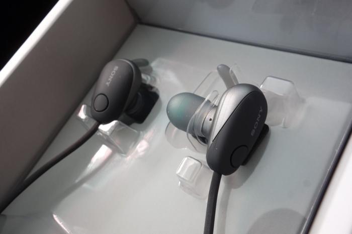 索尼wi-sp600n降噪耳机使用说明书,索尼sp600n是降噪耳机吗