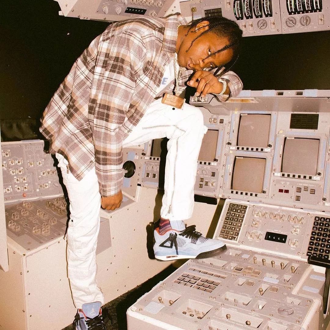 鑷敱涓嶆伅瀹濋浮,鑷敱涓嶆伅鑻辫