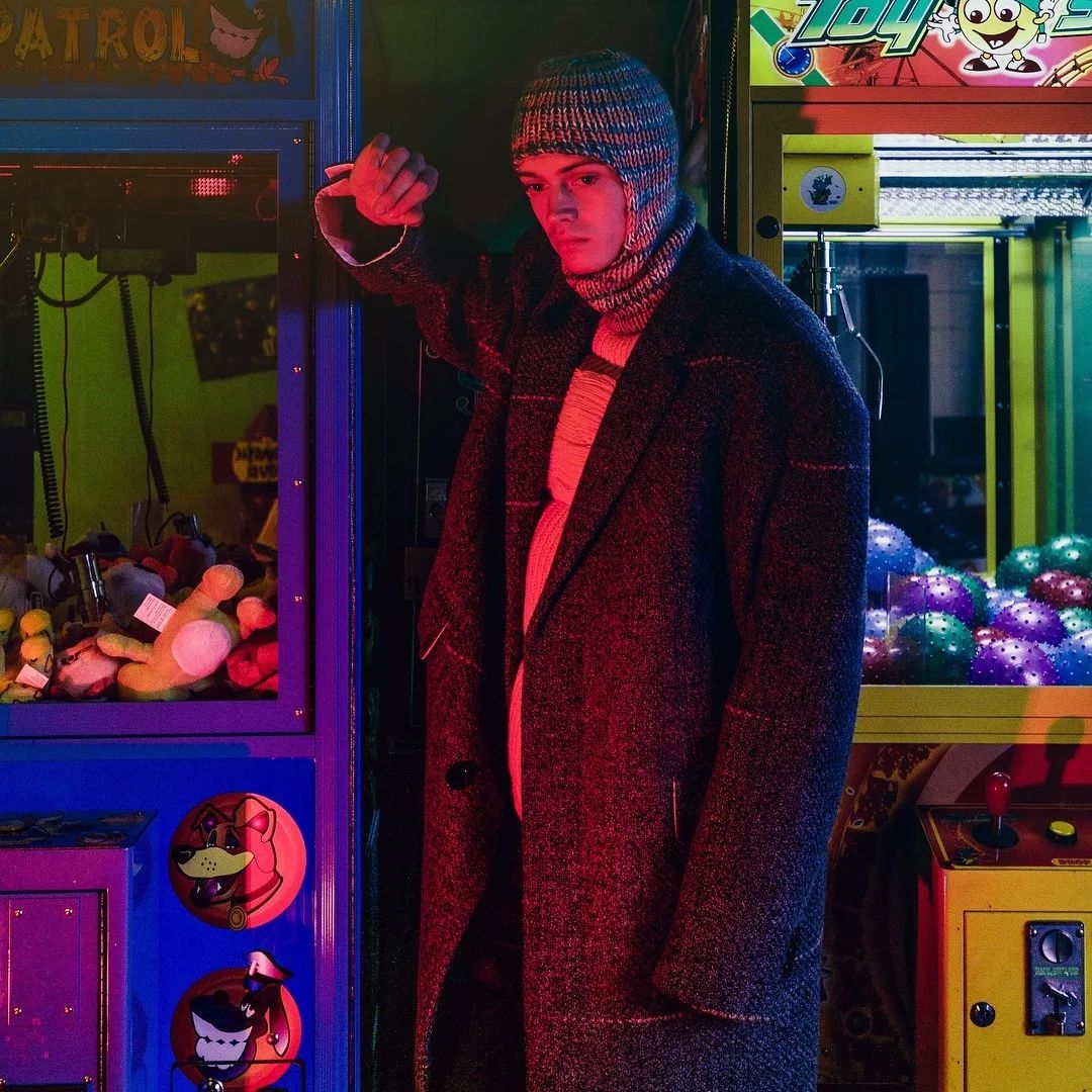 鑷敱涓嶆伅瀹濋浮,鑷敱涓嶆伅鑻辫