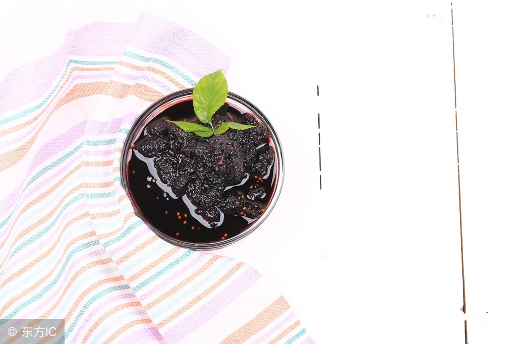 桑葚不放酒能制作成桑葚酒吗,桑葚不用酒泡行吗