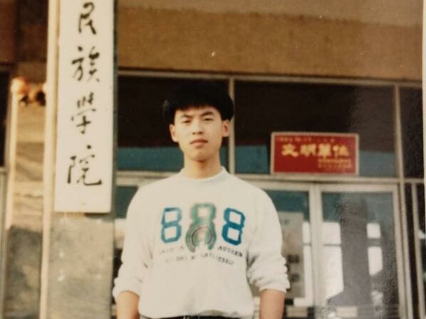 芳华！浪漫与热血，1990年代大学生，最后的精英教育接受者！