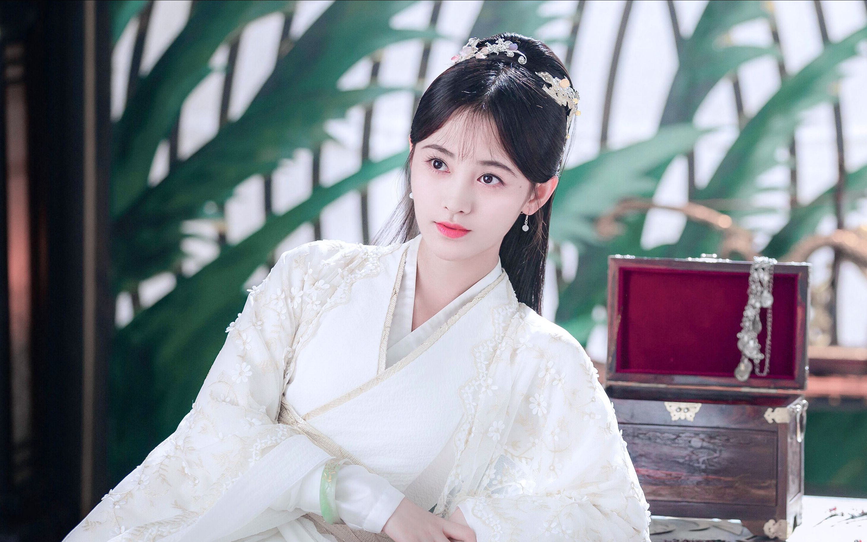 今年鞠婧祎的新歌,以超高人气回归的鞠婧祎