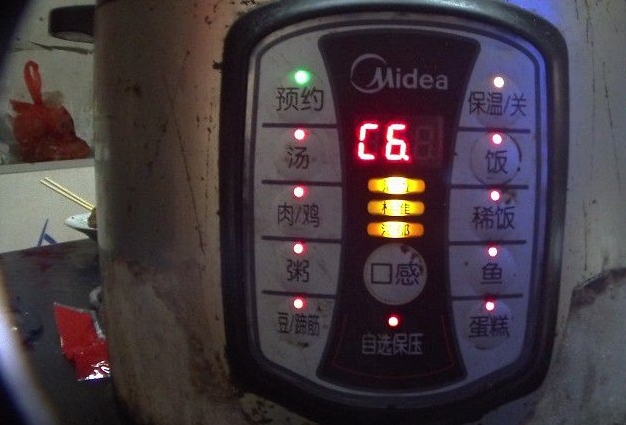 美的电压力锅压力阀漏气怎样维修,美的电压力锅常见故障及维修方法