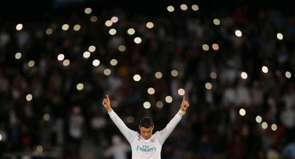 天下足球c罗伯纳乌封神,c罗封神伯纳乌催泪文案