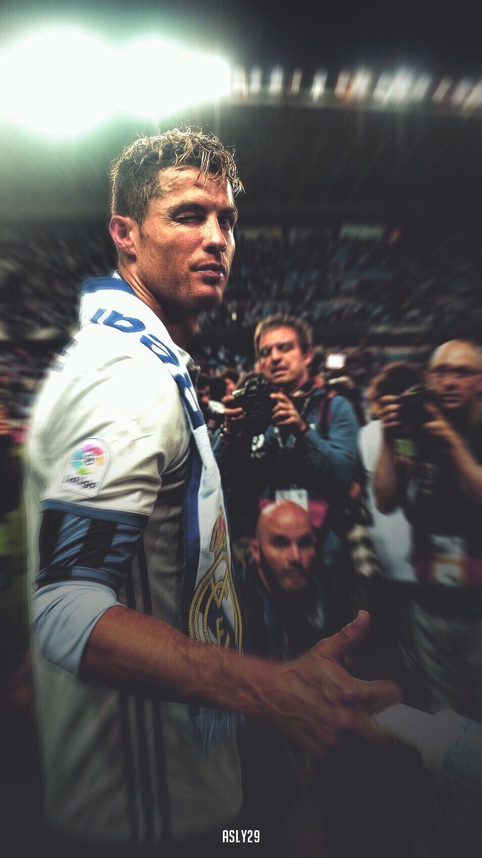 天下足球c罗伯纳乌封神,c罗封神伯纳乌催泪文案