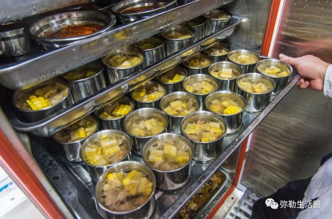 90后美女开轻食店,90后美女创业开快餐店