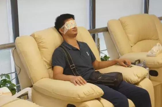 眼睛有螨虫的干眼怎么治疗,螨虫眼治疗视频