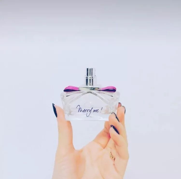 阚清子短发中分两股编发教程,阚清子同款短发发型适合什么脸型