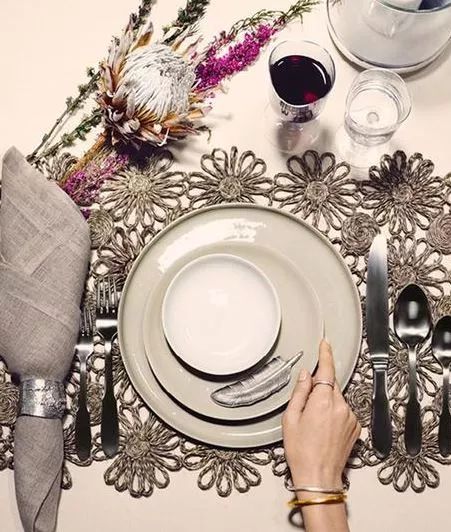 宝格丽酒店穿睡衣吃饭,在宝格丽穿背心