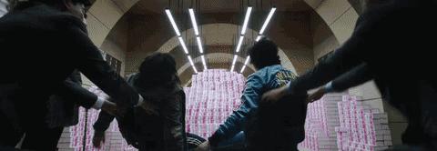 给你十个亿,你会让身边的人跪舔吗?