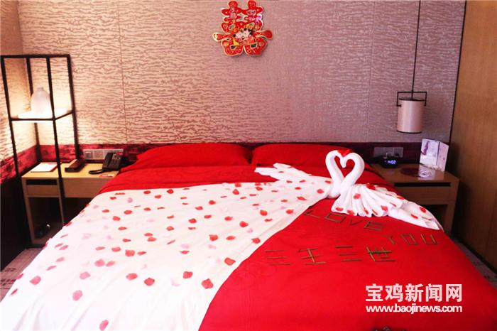 瀹濋浮涓滃箔鐨囧啝鍋囨棩閰掑簵閰掑腑鑿滃崟,瀹濋浮鐨囧啝鍋囨棩閰掑簵濠氬鑿滃搧