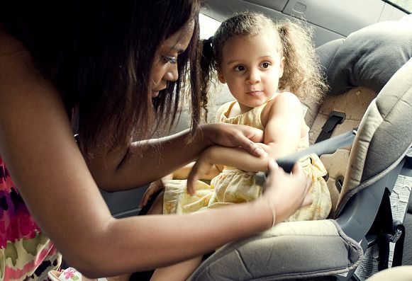 开车时一回头，1岁儿子满嘴是血，舌头竟然……开车这个错误不能再犯了！