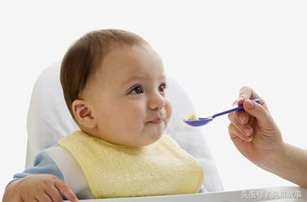 宝宝吃手应该制止吗,儿童喜欢舔玩具怎么纠正