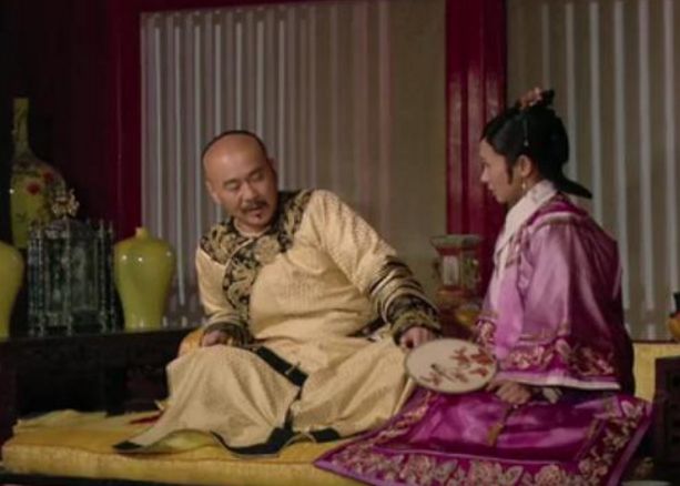 嫔妃侍寝时有宫女在旁边伺候吗,嫔妃侍奉皇上都在养心殿吗