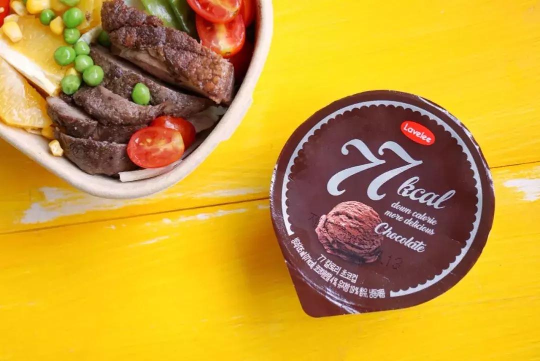 冰淇淋是冰的吃了没有热量 (冰淇淋没有热量因为它是冷的奶茶)