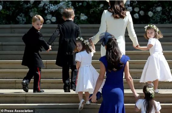 乔治小王子穿的衣服,英国乔治小王子服装搭配