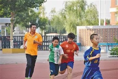 鍠滆瀛︽牎鑾锋壒璇曠偣瀛︽牎,鍥藉浣撹偛鎬诲眬姝ｅ紡鍙戝竷瓒崇悆灏忓皢