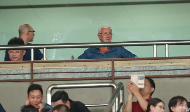 u23国足0-2不敌韩国队无缘四强,国足2比0胜u23国足实拍