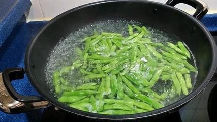 什么菜多吃了会肚子疼,吃了可能会肚子疼的蔬菜