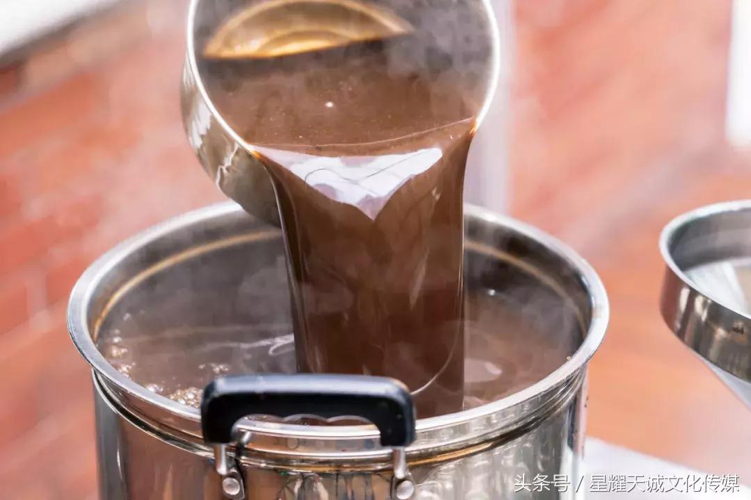 广东顺德正宗龟苓膏,顺德黄老太龟苓膏做法