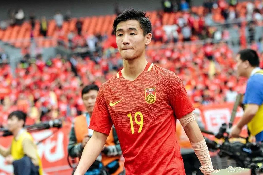 韦世豪马赛回旋进乌龙,韦世豪在半场马赛回旋