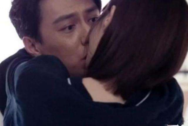 演员在拍吻戏时有哪些是真吻,女明星拍吻戏前有多麻烦