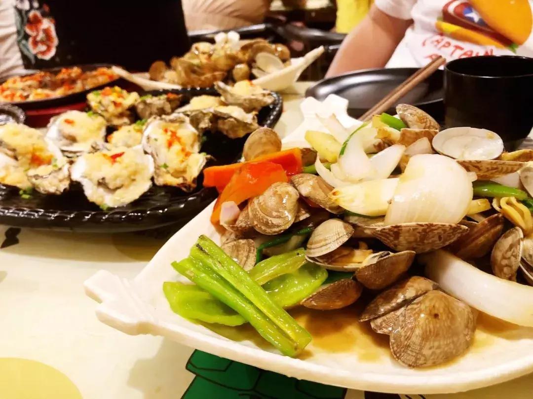 生蚝配什么一起最好吃,情侣吃什么美食比较好