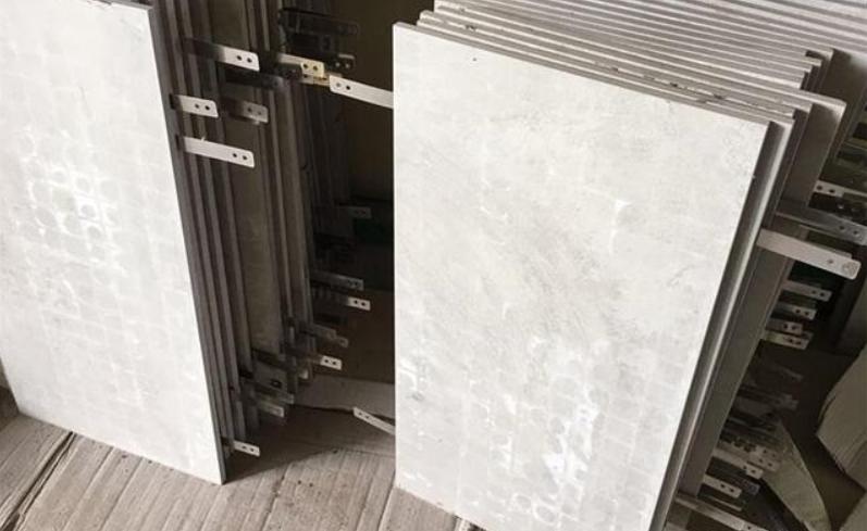 怎么在瓷砖上贴东西最坚固不掉,瓷砖怎么贴东西不易脱落