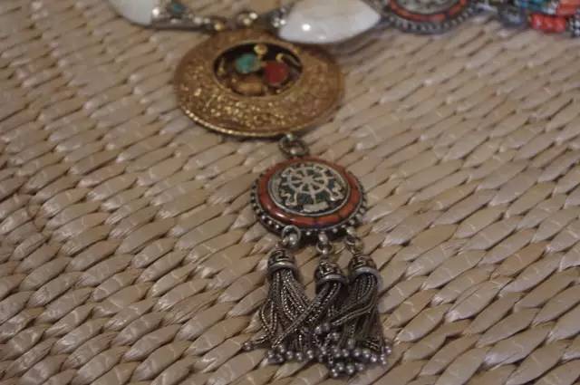 蒙古族爱戴银饰,民族特色银饰蒙古族