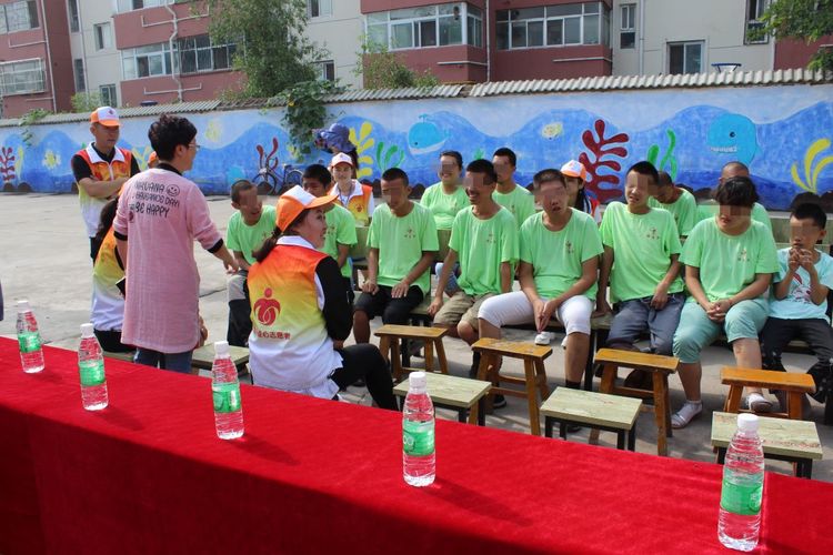 关爱聋哑伴智力障碍儿童,关爱残疾孩子