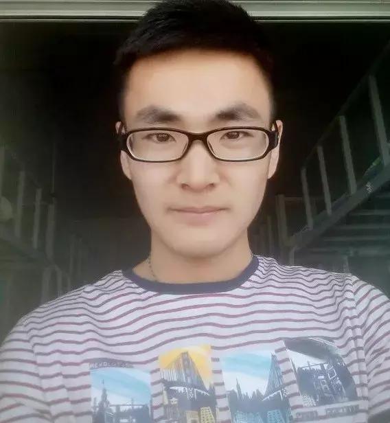 小伙戒赌2年,小伙戒烟一年后