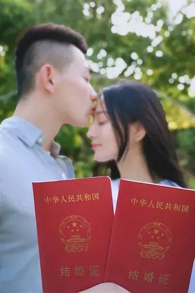 这姑娘做了全世界女人的公主梦，却没有嫁给王子！