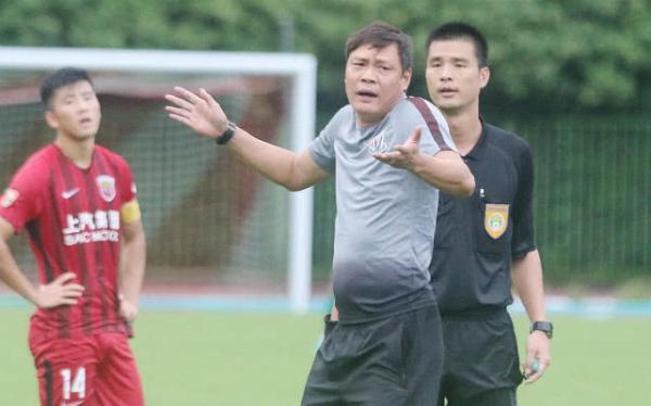 范志毅裁判被骂完整版,范志毅怒怼裁判完整版