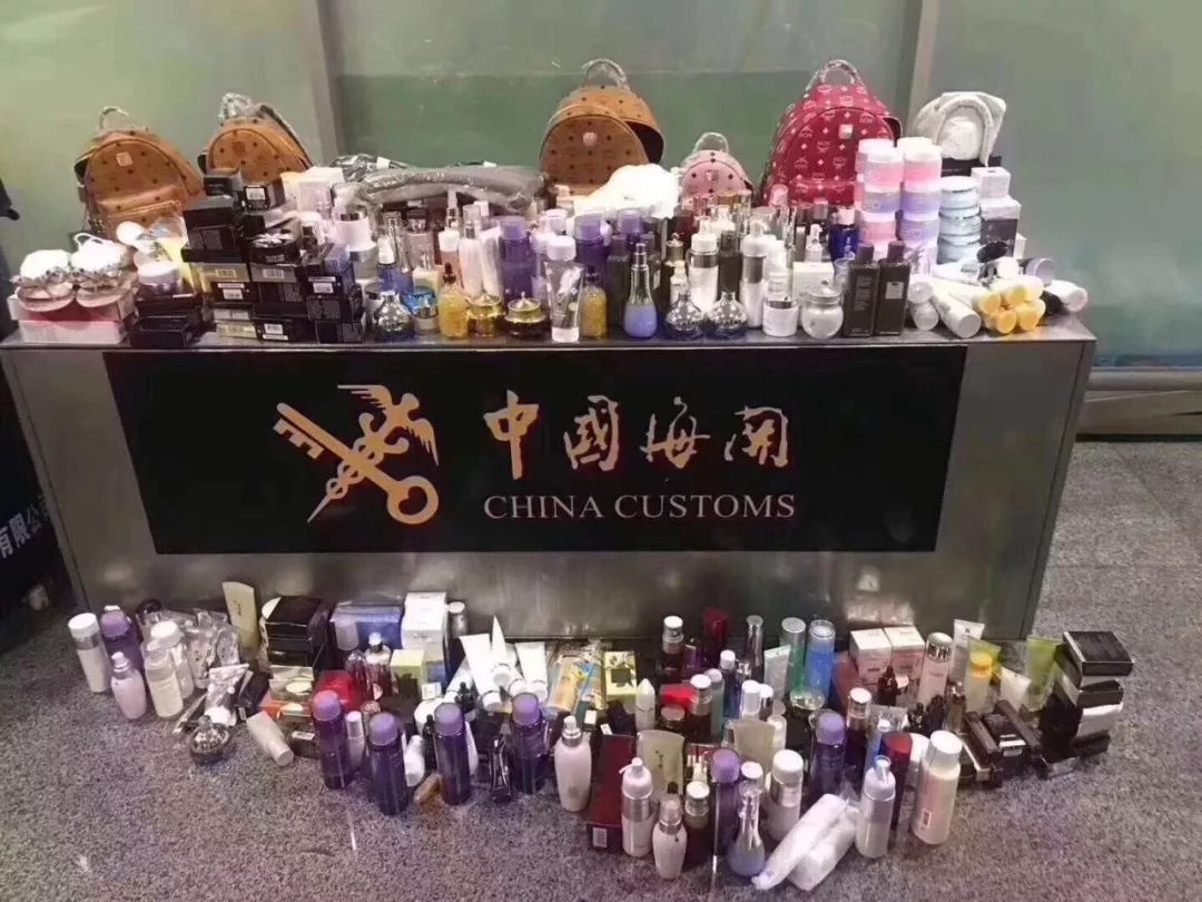 一名代购被税16800元后，在上海机场跳楼自杀？真相来了……