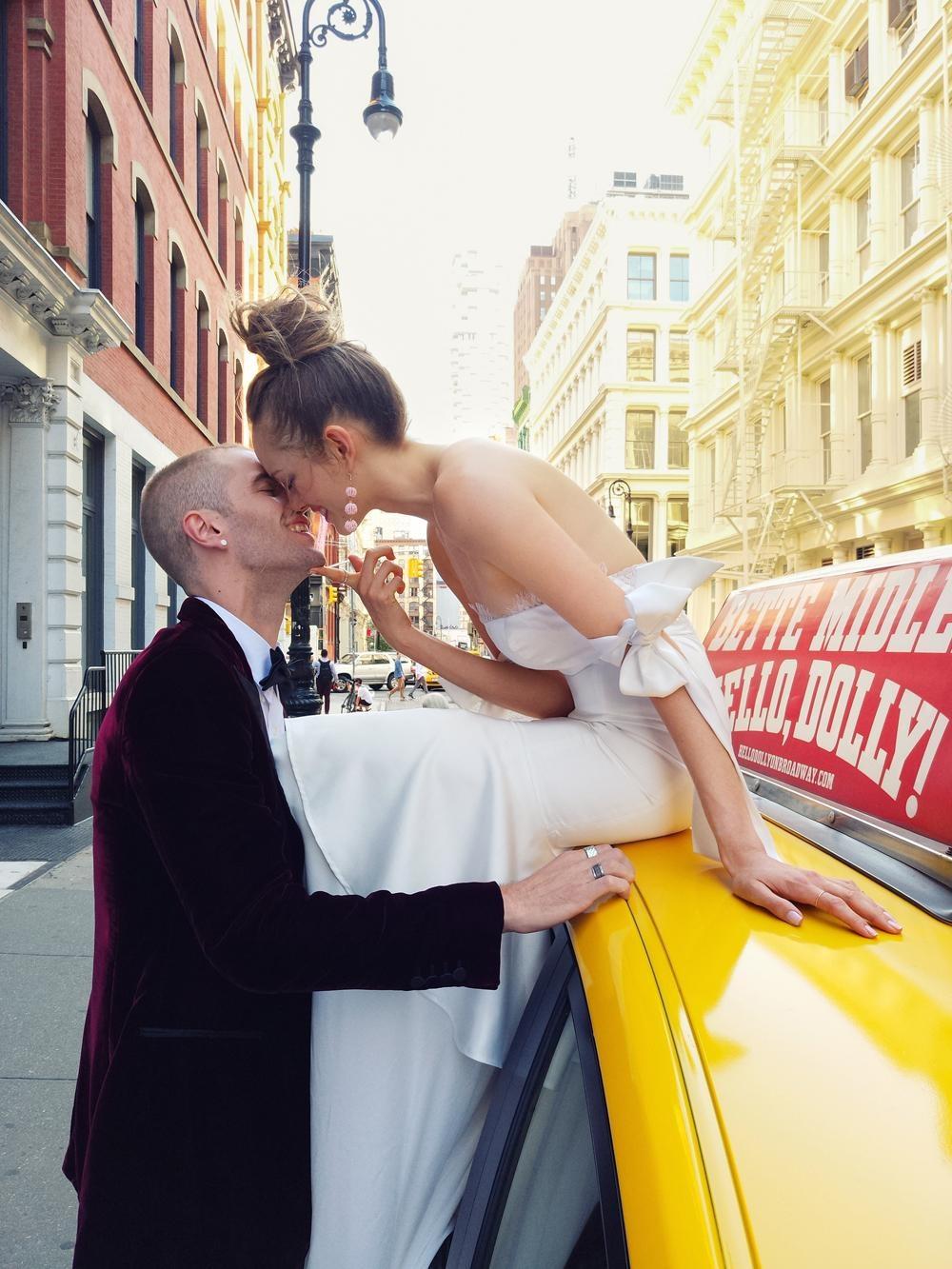 自己在家用手机拍情侣婚纱照,在家如何用手机拍情侣婚纱照