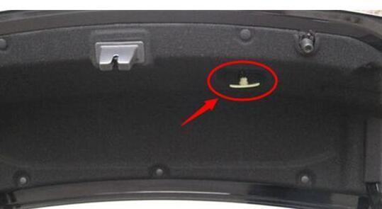 车子坠河如何自救,车辆坠河如何自救