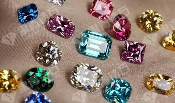 锆石和水钻怎么区别,锆石跟水钻的区别