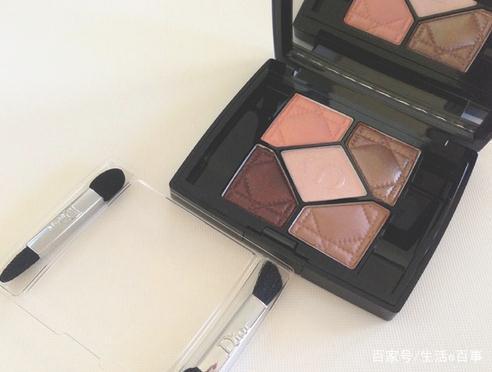 见见我最近的后宫宠妃们，近期必不可少的5件真爱彩妆单品！