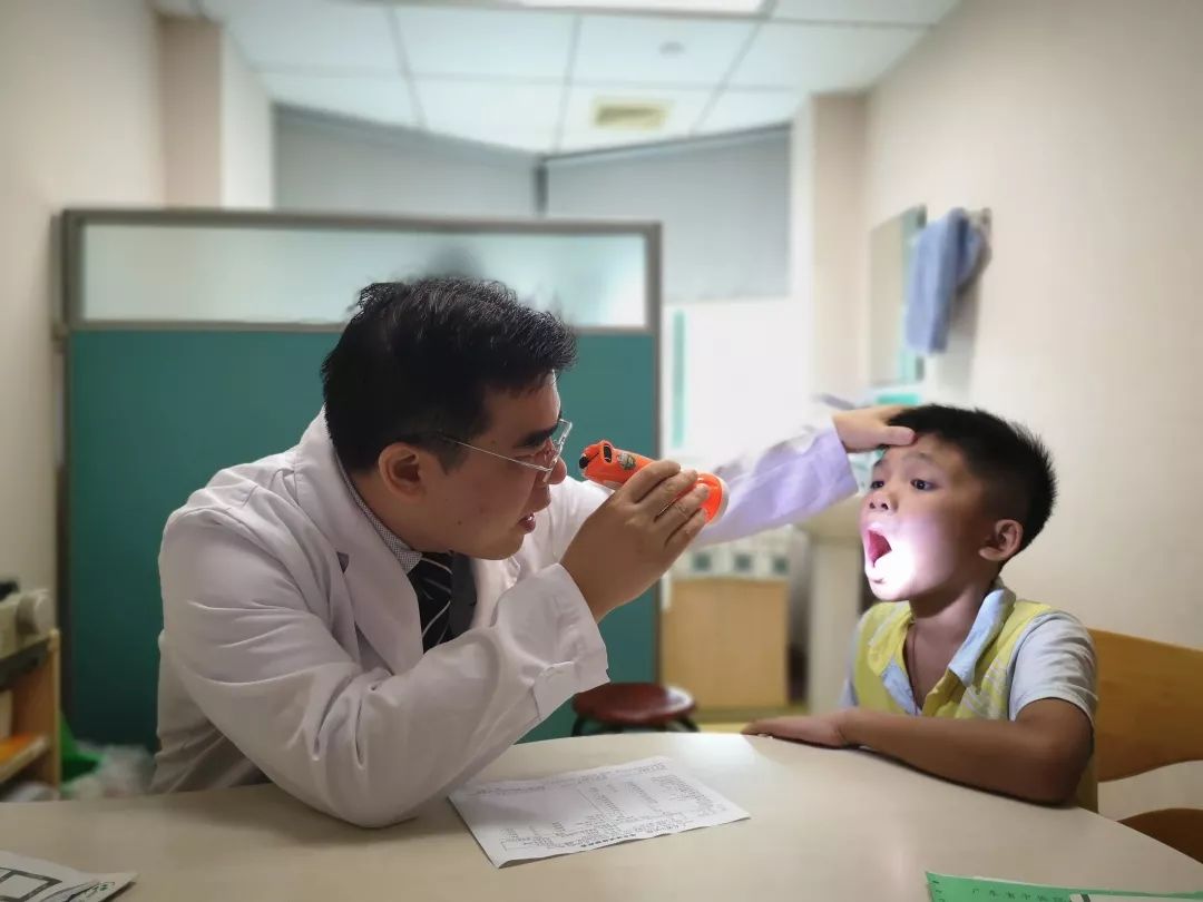 省中医人丨100余位家长联名感谢信，带您走近儿科黄清明主任